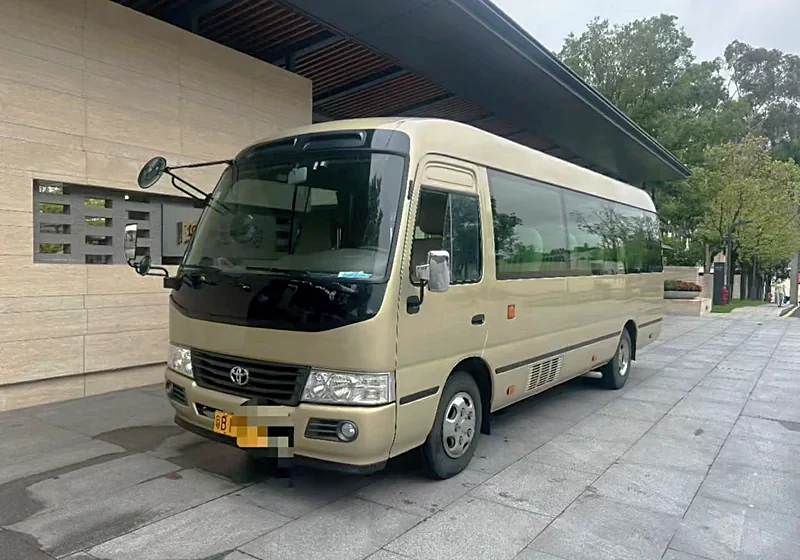 东莞18座考斯特中巴实拍