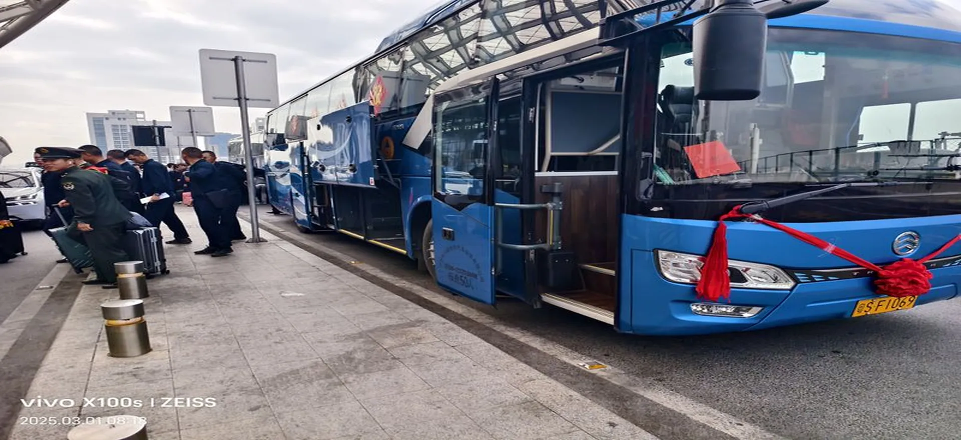 Dongguan Hong Kong cross-border coach GD-HK dual plates